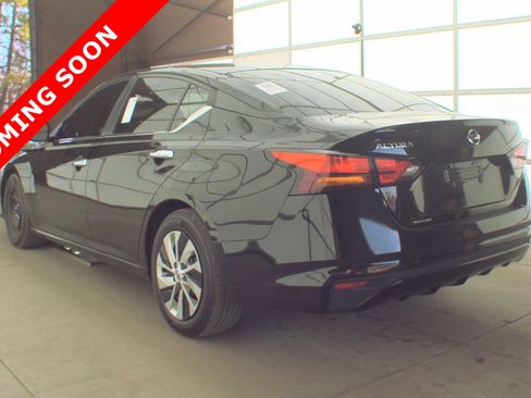 Used 2022 Nissan Altima 2.5 S FWD image 4