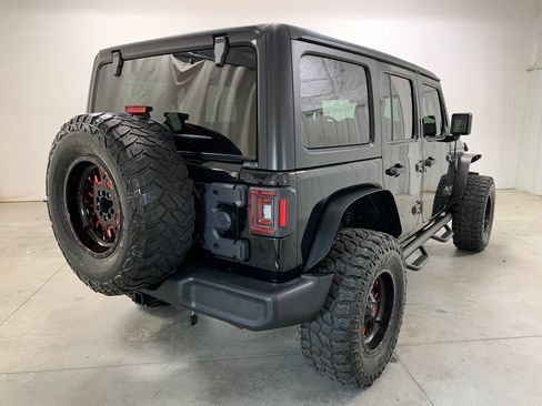 Used 2022 Jeep Wrangler Unlimited Sport AWD/4WD image 9