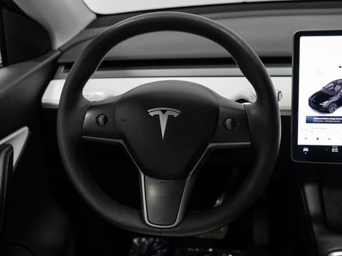 Used 2021 Tesla Model Y Long Range image 23