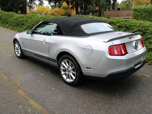 Used 2010 Ford Mustang Premium image 8