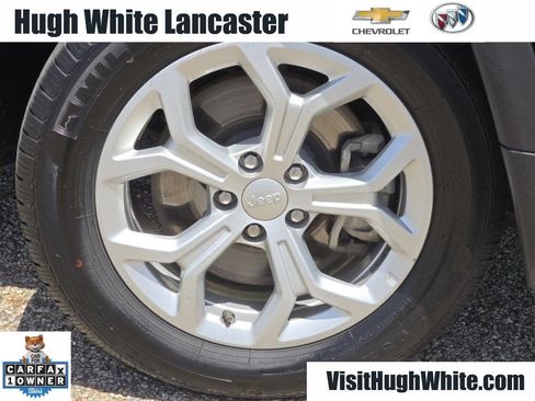 Used 2024 Jeep Compass Latitude AWD/4WD image 8