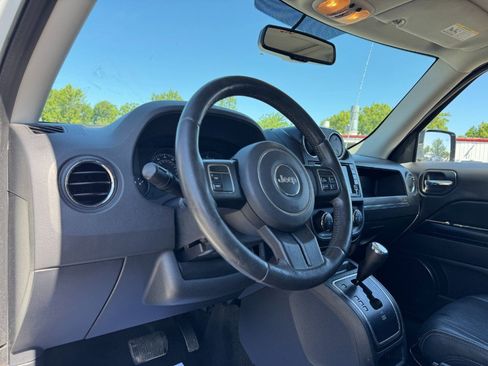 Used 2015 Jeep Patriot High Altitude AWD/4WD image 14