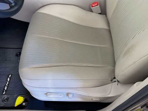 Used 2015 Toyota Venza LE image 20