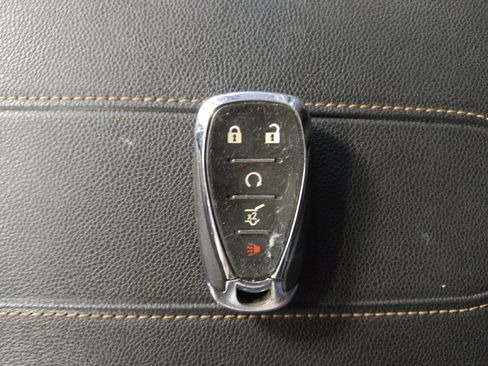 Used 2019 Chevrolet Traverse LT w/ LPO, Floor Liner Package AWD/4WD image 32