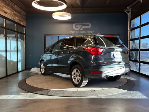 Used 2019 Ford Escape SE FWD image 5