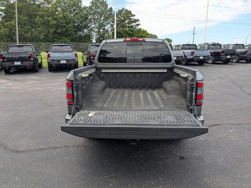 Used 2024 Nissan Frontier SL AWD/4WD image 9