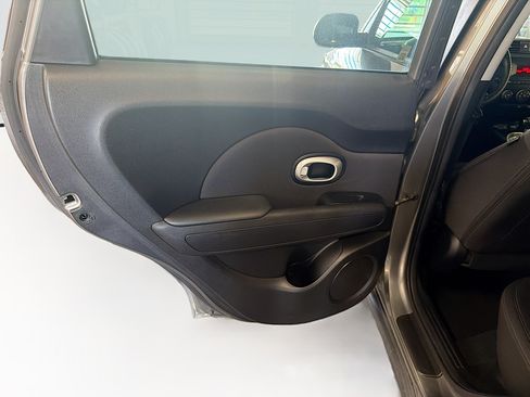 Used 2016 Kia Soul FWD image 23