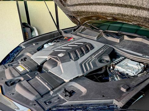 Used 2021 Lamborghini Urus image 17