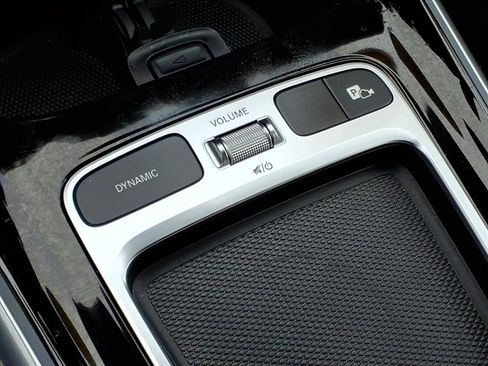 Used 2025 Mercedes-Benz GLA 250 4MATIC image 18