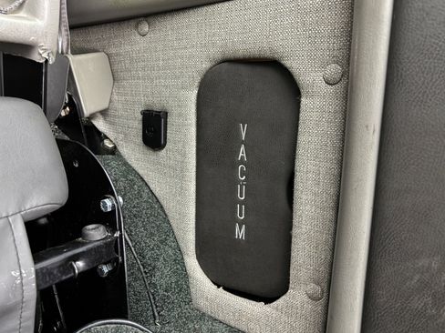 Used 2020 GMC Savana 2500 Extended w/ Enhanced Convenience Package RWD image 13