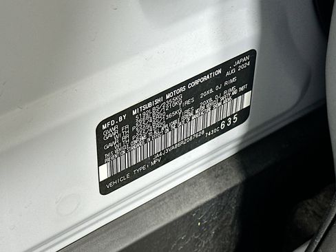 Used 2024 Mitsubishi Outlander SE image 12