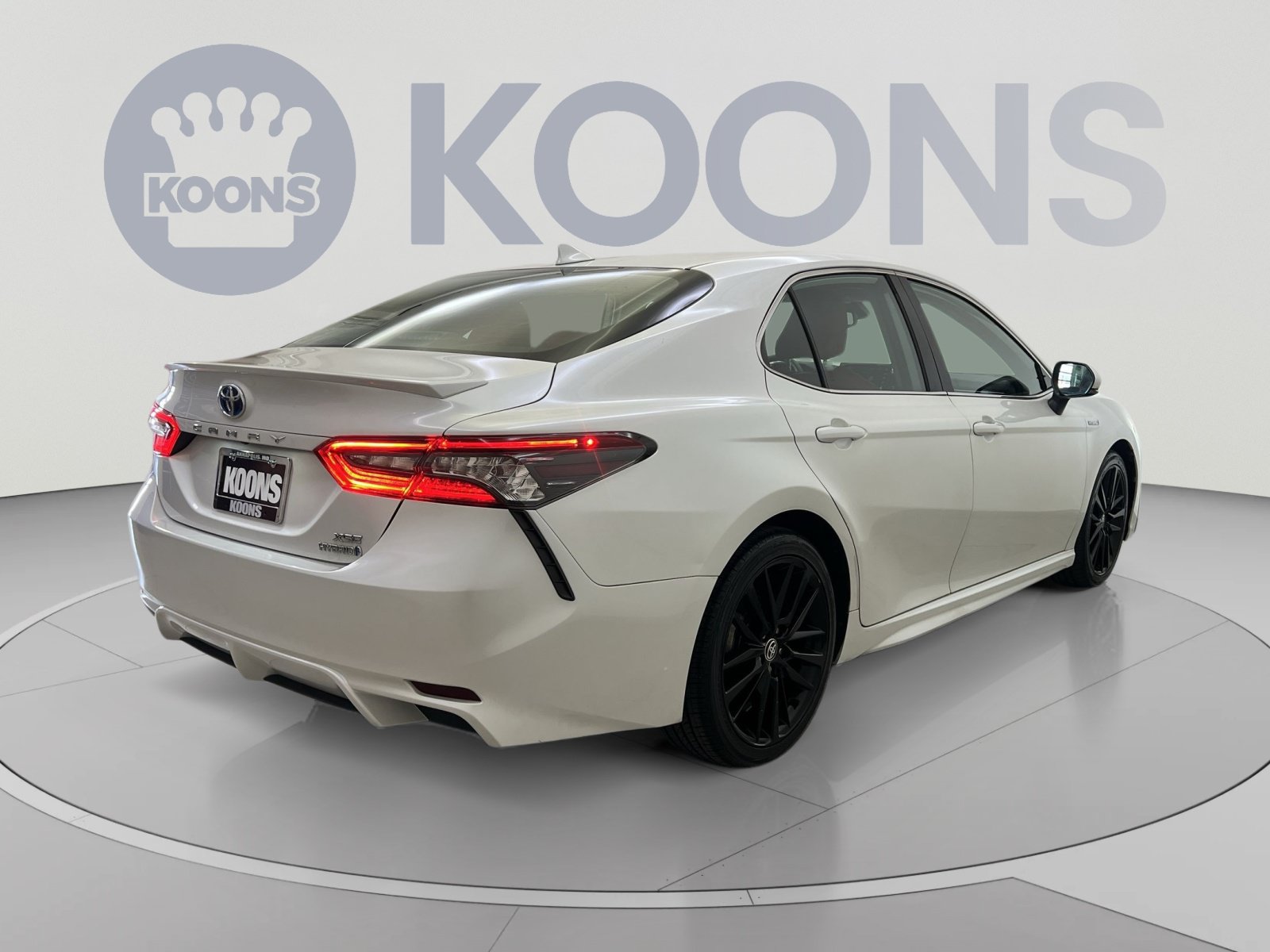 Used 2021 Toyota Camry XSE FWD image 8