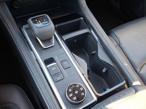 Used 2023 Nissan Pathfinder Platinum image 29