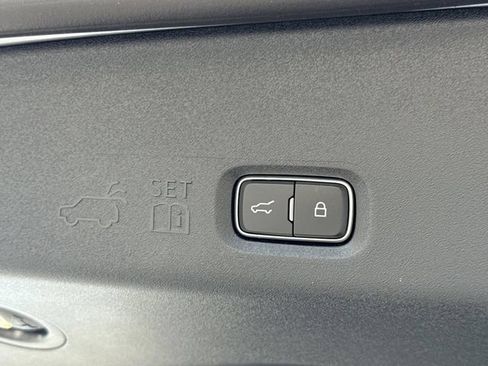 New 2026 Lincoln Navigator Premiere AWD/4WD image 18