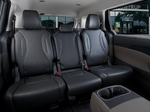 New 2026 Kia Carnival EX FWD image 17