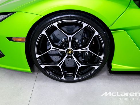 Used 2024 Lamborghini Revuelto AWD/4WD image 28