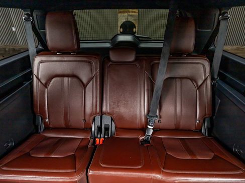 Used 2022 Ford Expedition Max Limited image 32