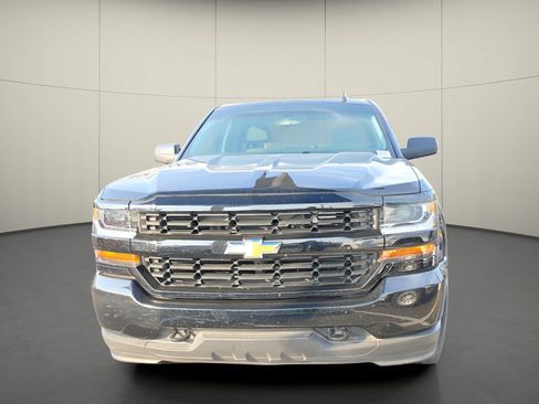 Used 2018 Chevrolet Silverado 1500 Custom w/ Custom Value Package AWD/4WD image 2