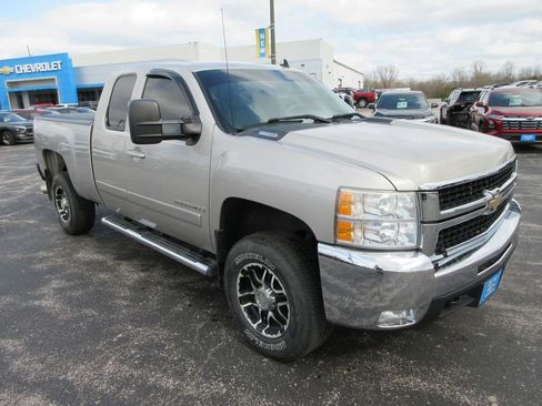 Used 2008 Chevrolet Silverado 2500 LTZ w/ Safety Package AWD/4WD image 7