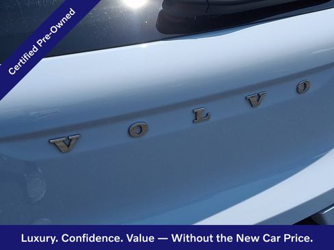 Certified 2024 Volvo XC40 B5 Plus w/ Protection Package Premier AWD/4WD image 31