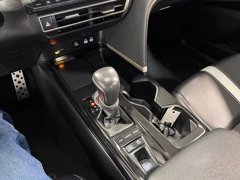 Used 2025 Toyota Camry SE image 28