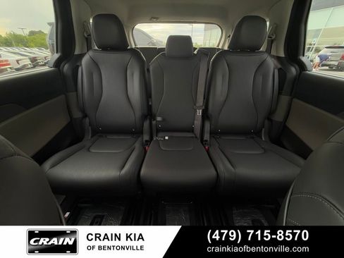 New 2026 Kia Carnival EX FWD image 31