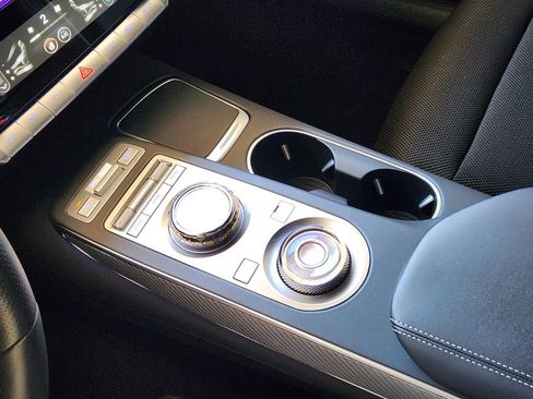 Used 2025 Genesis GV70 2.5T Sport Prestige w/ Sport Prestige Package image 18