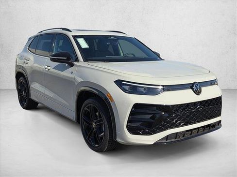 New 2026 Volkswagen Tiguan SE R-Line FWD image 7