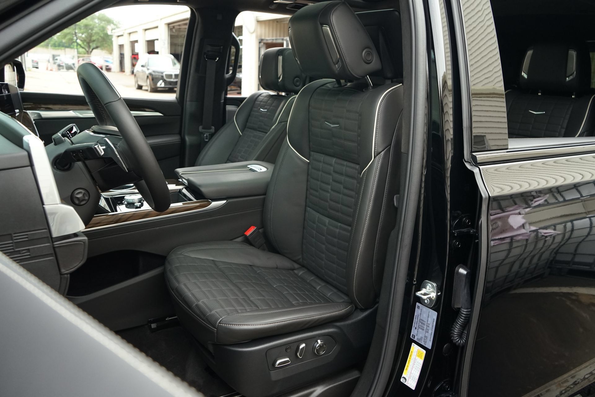 Used 2026 Cadillac Escalade Platinum Sport AWD/4WD image 3