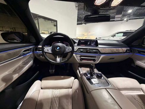 Used 2020 BMW 750i xDrive w/ Executive Package image 18