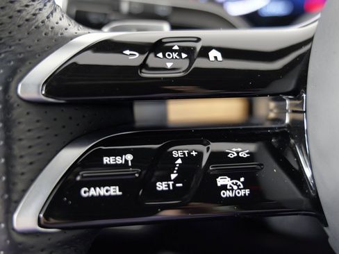 Used 2024 Mercedes-Benz GLS 450 4MATIC w/ AMG Line Exterior image 51