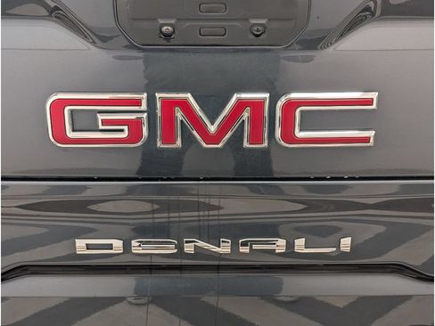 Used 2019 GMC Sierra 1500 Denali w/ Denali Ultimate Package AWD/4WD image 4