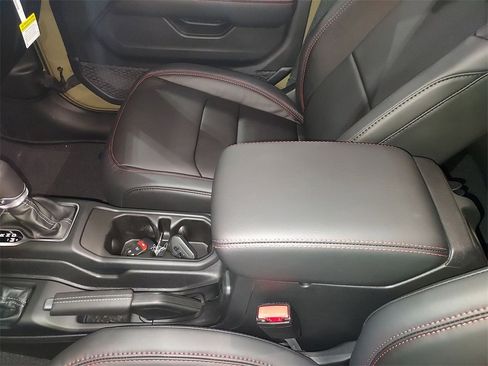 New 2025 Jeep Wrangler Unlimited Rubicon image 27