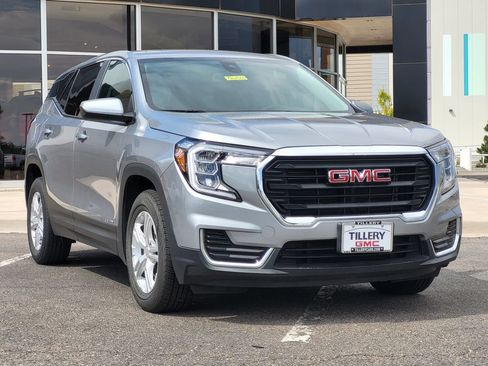 Used 2024 GMC Terrain SLE AWD/4WD image 2
