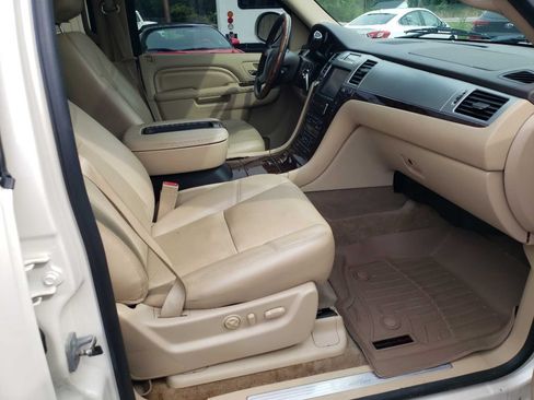 Used 2014 Cadillac Escalade Premium AWD/4WD image 11