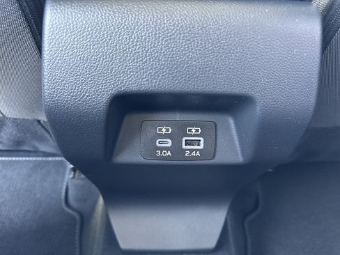 Used 2025 Subaru Crosstrek 2.0i Premium image 11