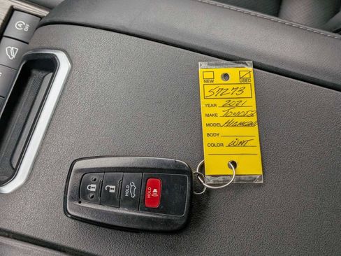 Used 2021 Toyota Highlander Limited image 36