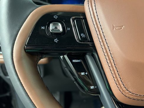 New 2026 Lincoln Aviator Reserve w/ Jet Appearance Package image 17