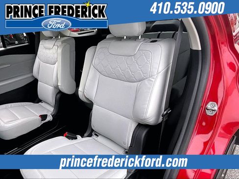 Used 2025 Ford Explorer Platinum w/ Ultimate Package image 25