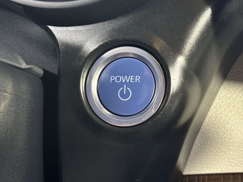 Used 2024 Toyota Sienna LE FWD image 38