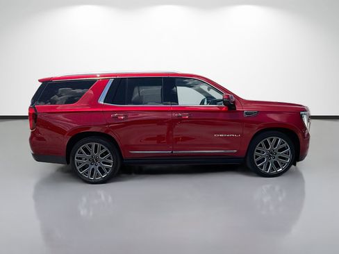 Used 2025 GMC Yukon Denali Ultimate AWD/4WD image 2