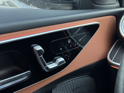 Used 2023 Mercedes-Benz C 300 4MATIC Sedan image 32