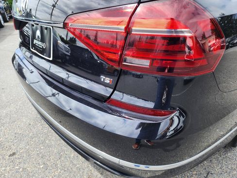 Used 2017 Volkswagen Passat 1.8T R-Line w/ R-Line Lighting Package FWD image 36