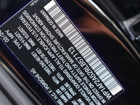 Certified 2024 Porsche Macan GTS image 30