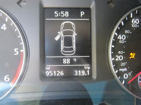 Used 2013 Volkswagen Passat TDI SEL Premium image 17