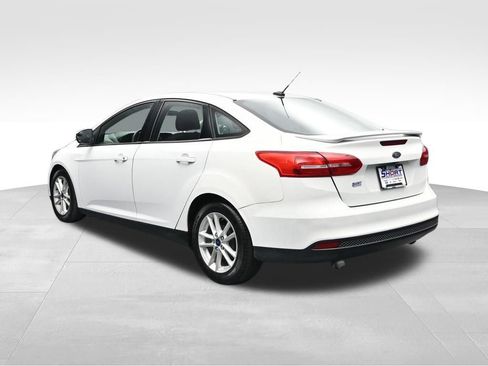 Used 2016 Ford Focus SE FWD image 3