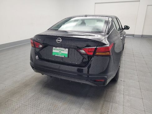 Used 2025 Nissan Altima 2.5 SV FWD image 7