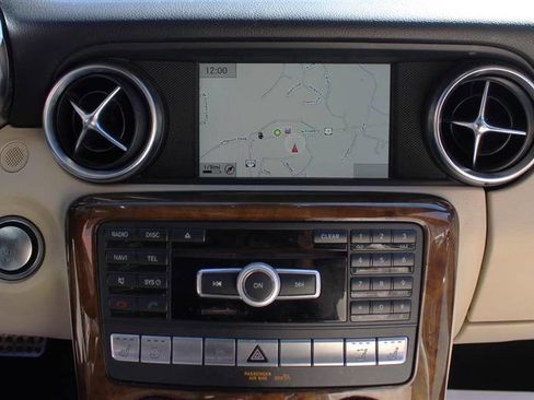 Used 2015 Mercedes-Benz SLK 250 w/ Premium Package image 26