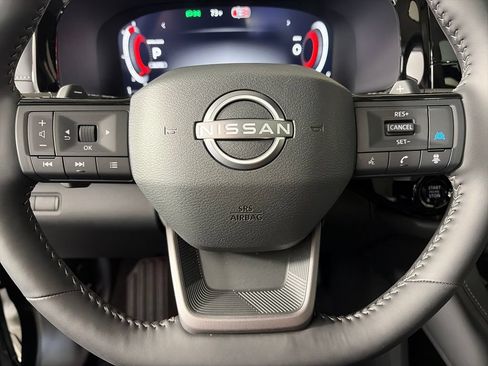 Used 2026 Nissan Pathfinder SL w/ SL Premium Package AWD/4WD image 16