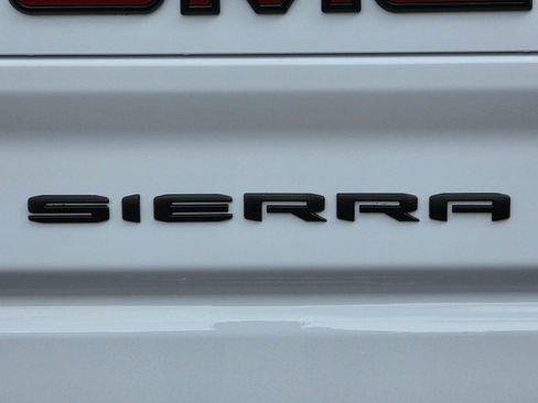 Used 2024 GMC Sierra 2500 AT4 w/ AT4 Premium Plus Package AWD/4WD image 40